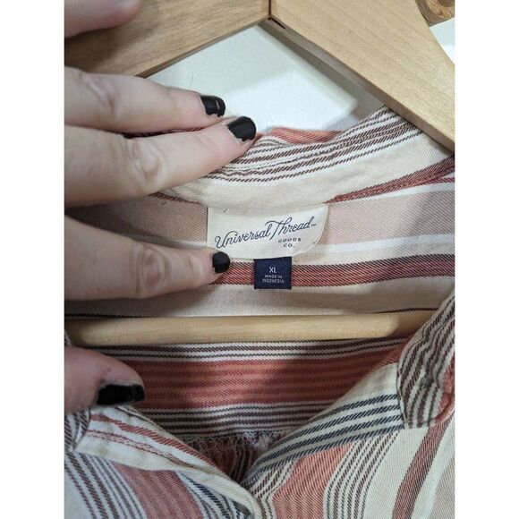 Universal Thread Striped Courier Style Button Up Short Sleeve Shirt - Size XL - Picture 4 of 4